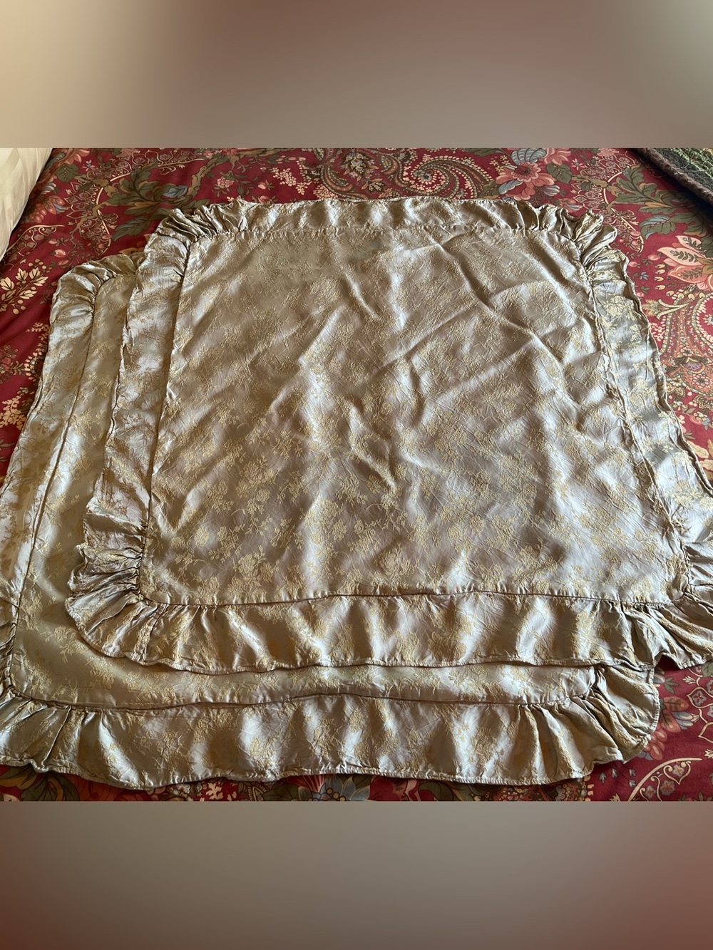 Bella Notte Euro Shams (2) Silver/Gold Floral Colette Satin Jacquard NWOT Luxe - Picture 9 of 10